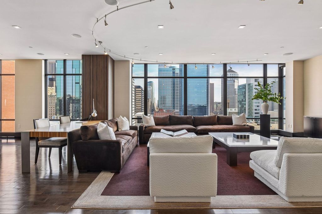 Photo of 201 S 11th Street #1120, Minneapolis, MN 55403 (MLS # 6799097)