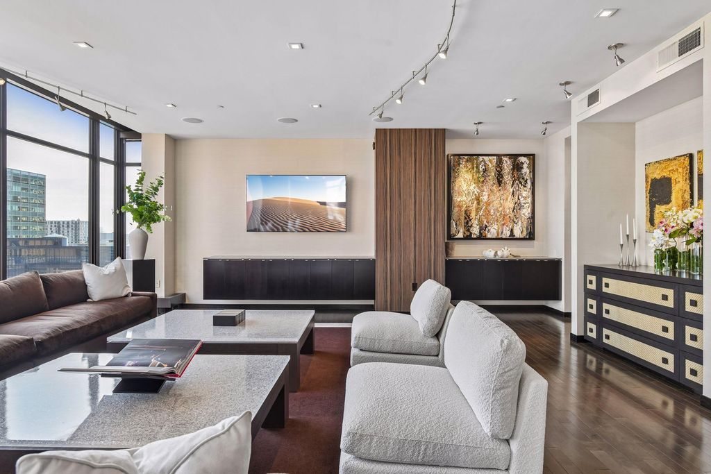 Photo of 201 S 11th Street #1120, Minneapolis, MN 55403 (MLS # 6799097)