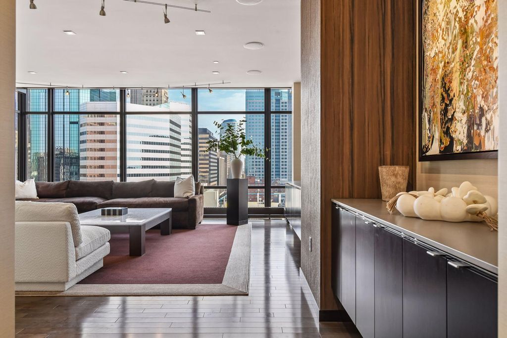 Photo of 201 S 11th Street #1120, Minneapolis, MN 55403 (MLS # 6799097)