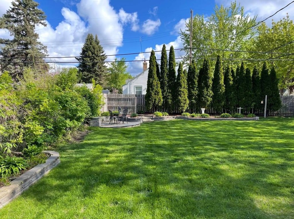 Photo of 2600 Victory Memorial Drive, Minneapolis, MN 55412 (MLS # 7009511)