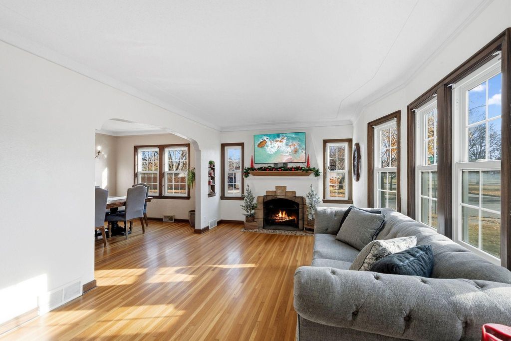 Photo of 2600 Victory Memorial Drive, Minneapolis, MN 55412 (MLS # 7009511)