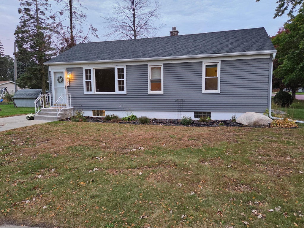 Photo of 302 W Main Street, Brownsdale, MN 55918 (MLS # 7159223)