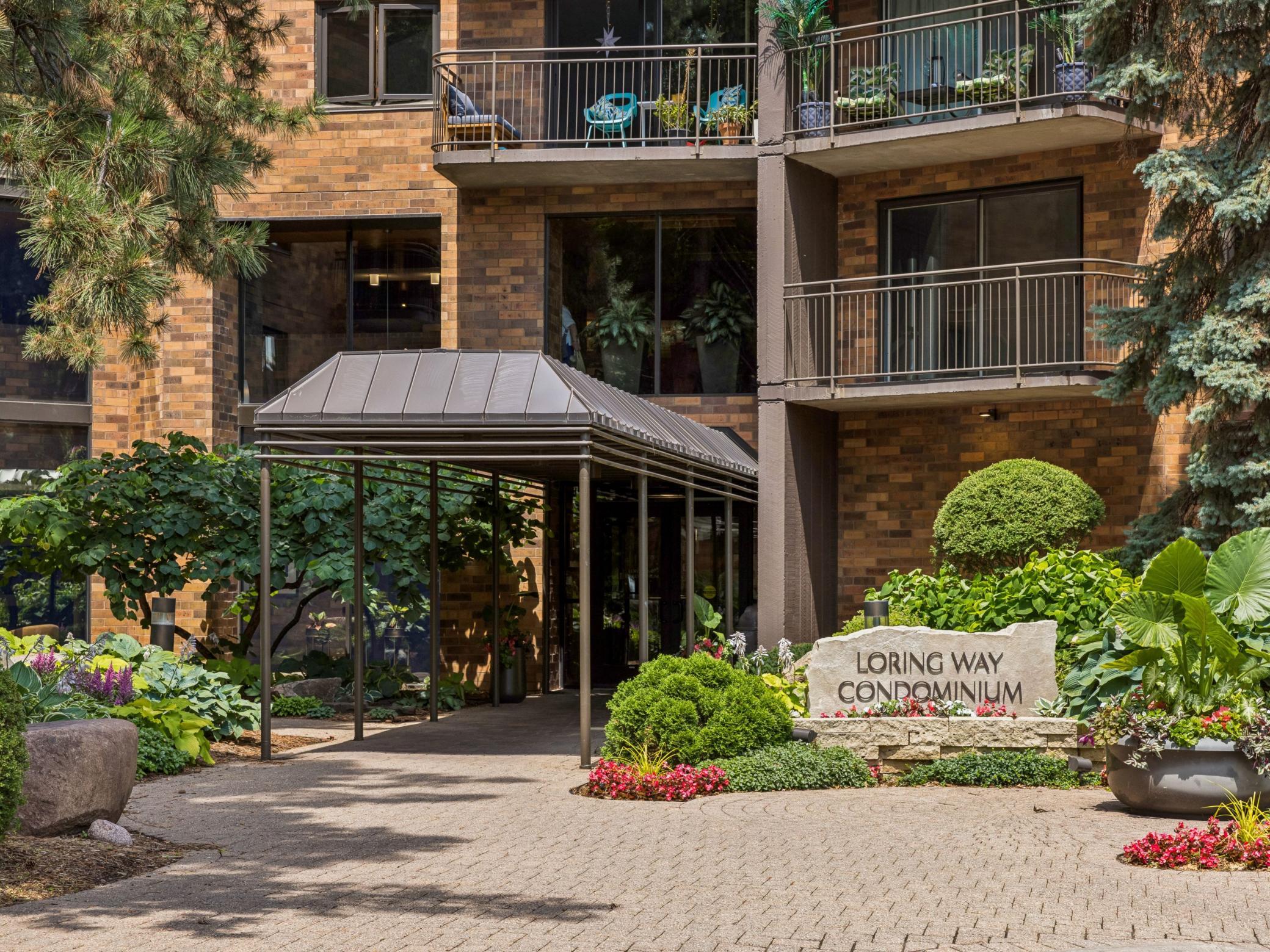 210 W Grant Street 107