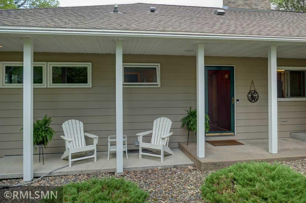 802 Flos Court
