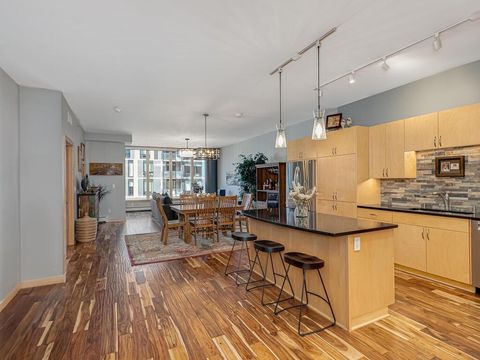 215 10th Avenue S 320 Minneapolis MN 55415