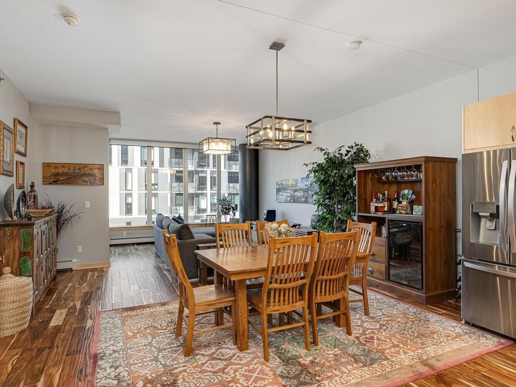 215 10th Avenue S 320