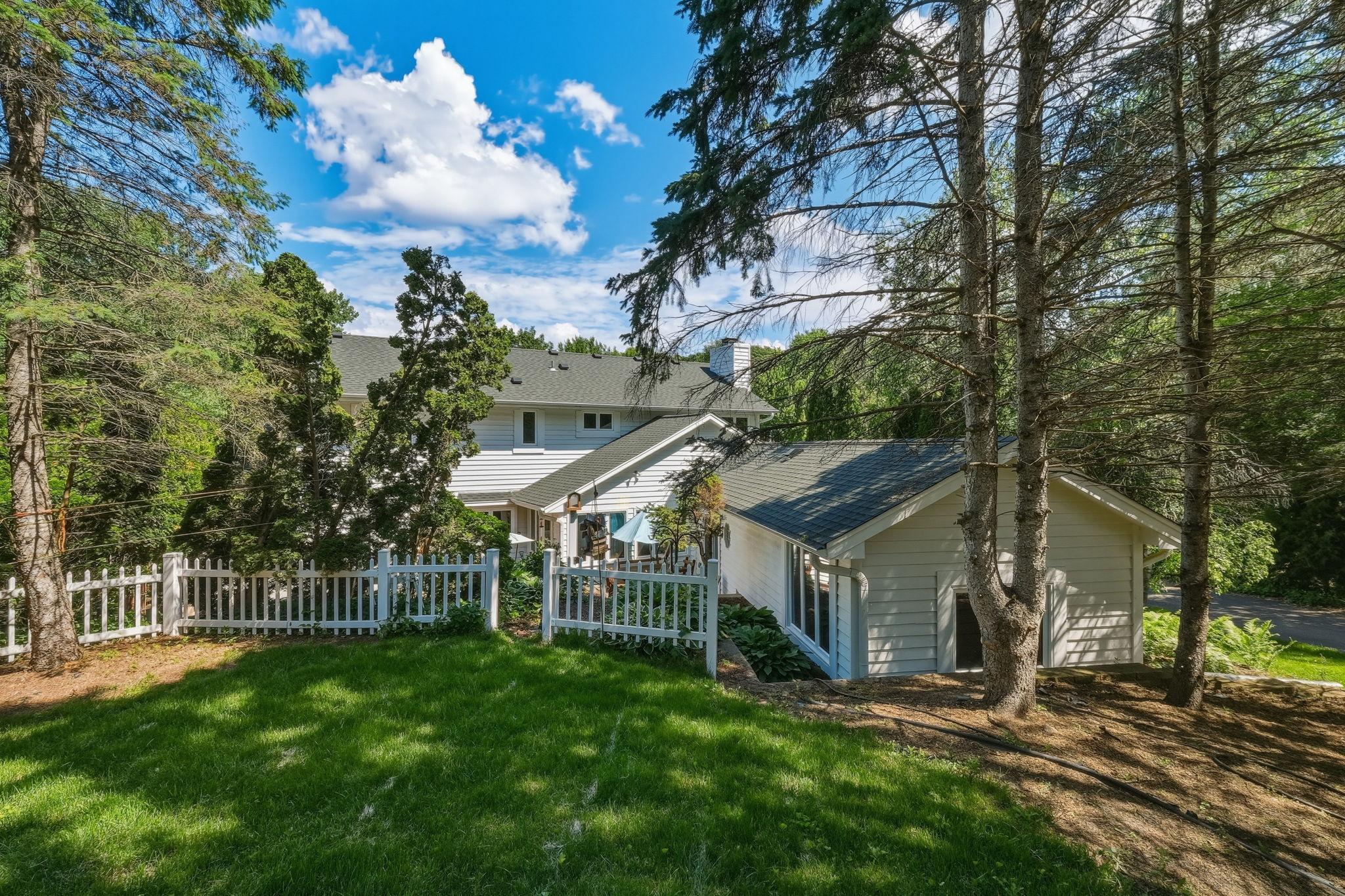 1364 Chatterton Court