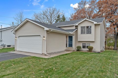 111 Mcgregor Avenue N Mahtomedi MN 55115