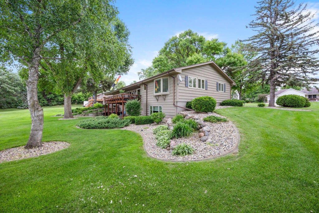 Photo of 830 Lakewood Drive SW, Hutchinson, MN 55350 (MLS # 7097644)