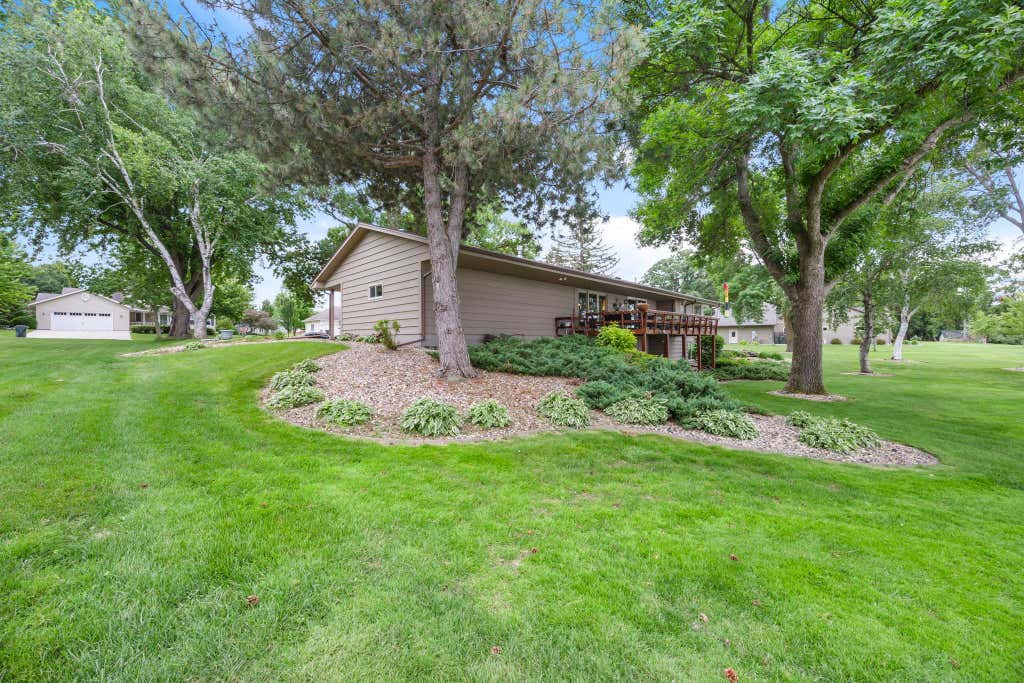 Photo of 830 Lakewood Drive SW, Hutchinson, MN 55350 (MLS # 7097644)