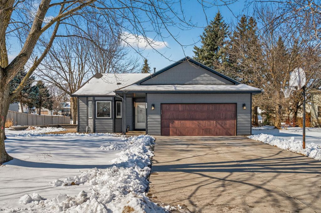 Photo of 2810 Hillvale Trail, Oakdale, MN 55128 (MLS # 7029860)