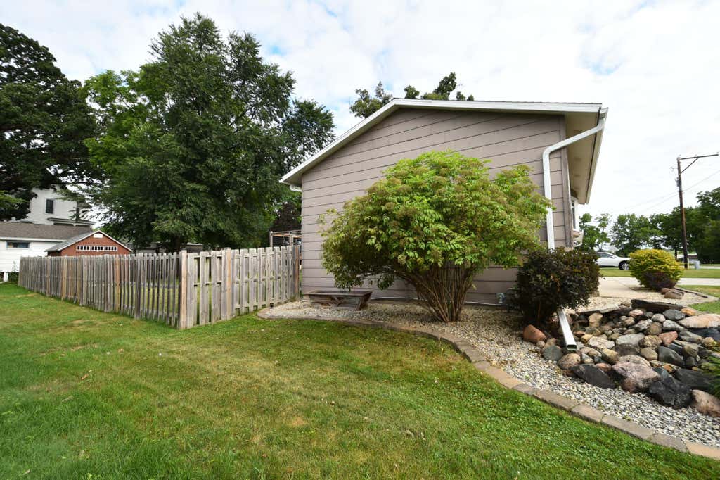 Photo of 516 Pearl Street, Zumbrota, MN 55992 (MLS # 7116319)
