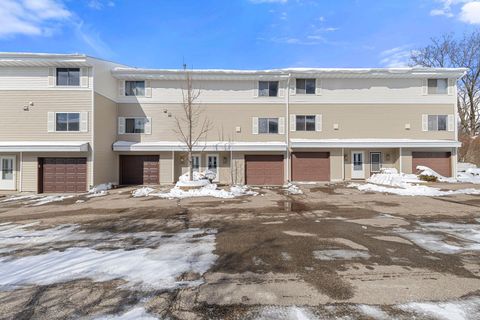 2361 Dorland Lane E Maplewood MN 55119