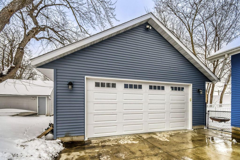 Photo of 414 5th Street W, Hastings, MN 55033 (MLS # 7020612)