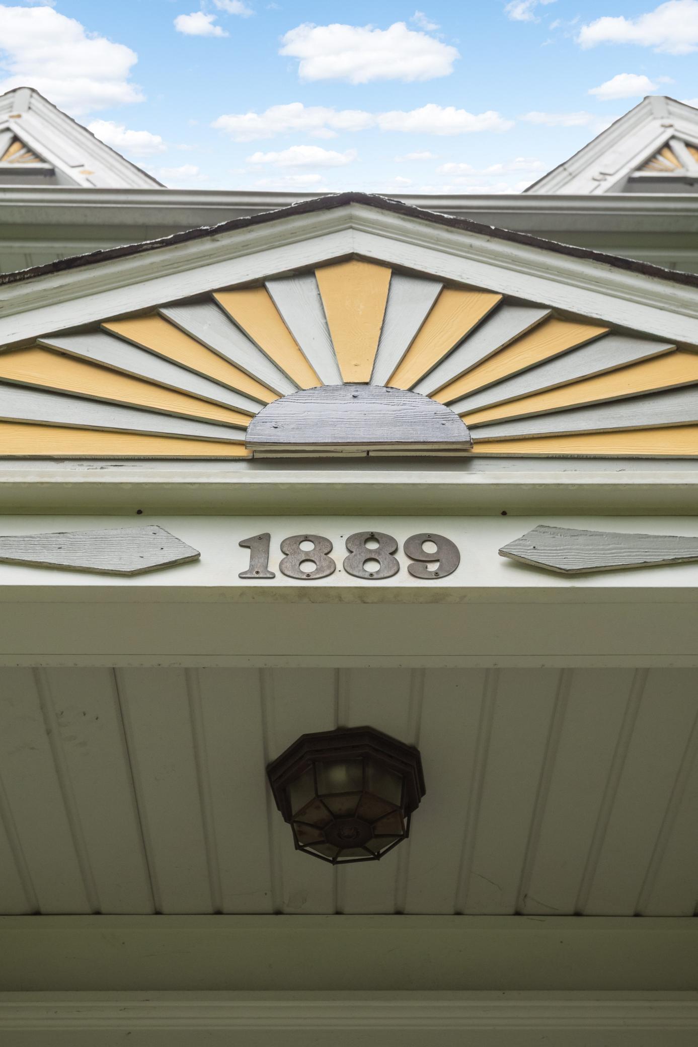 1889 Carroll Avenue 3