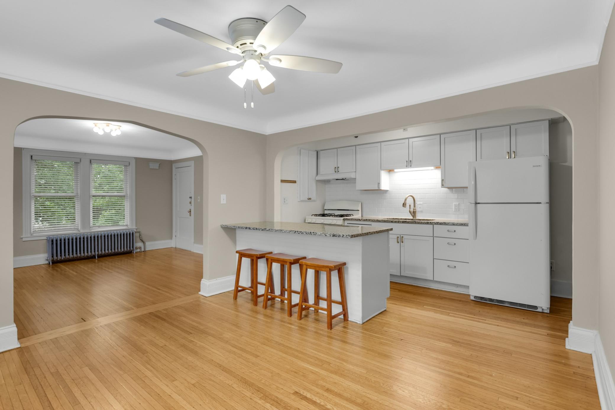 1889 Carroll Avenue 3