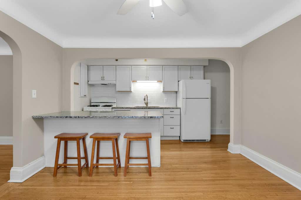 Photo of 1889 Carroll Avenue #3, Saint Paul, MN 55104 (MLS # 7094567)