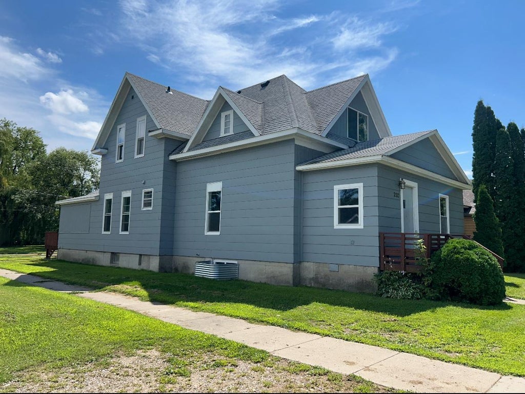 Photo of 230 11th Street N, Breckenridge, MN 56520 (MLS # 7148781)