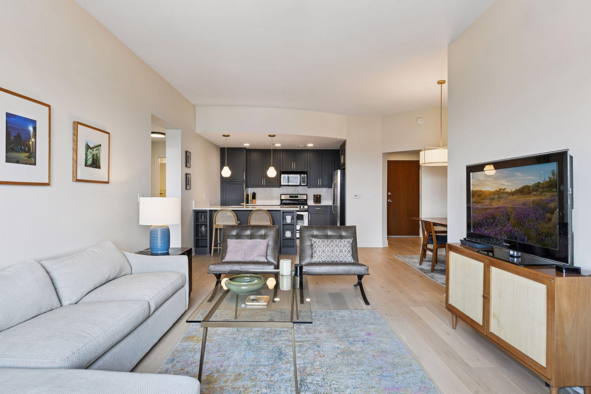 100 3rd Avenue S 1001