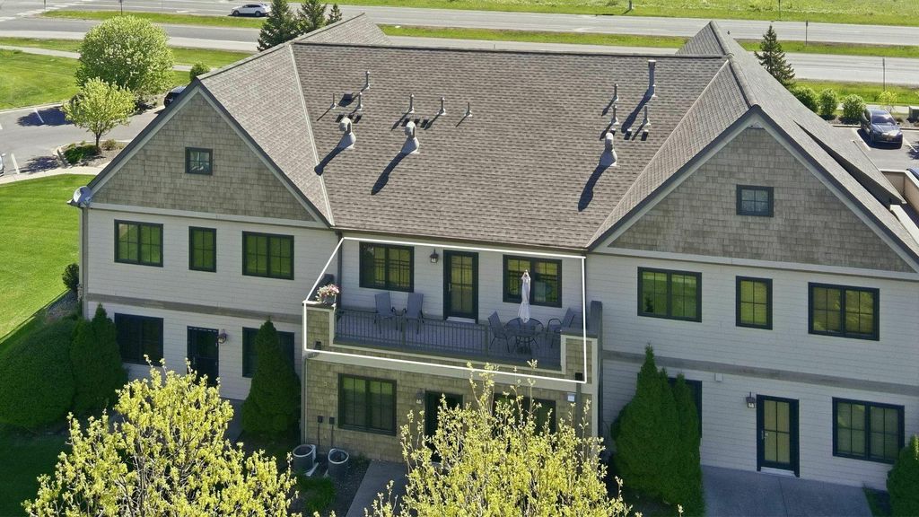Photo of 966 Inwood Avenue N, Oakdale, MN 55128 (MLS # 7067971)