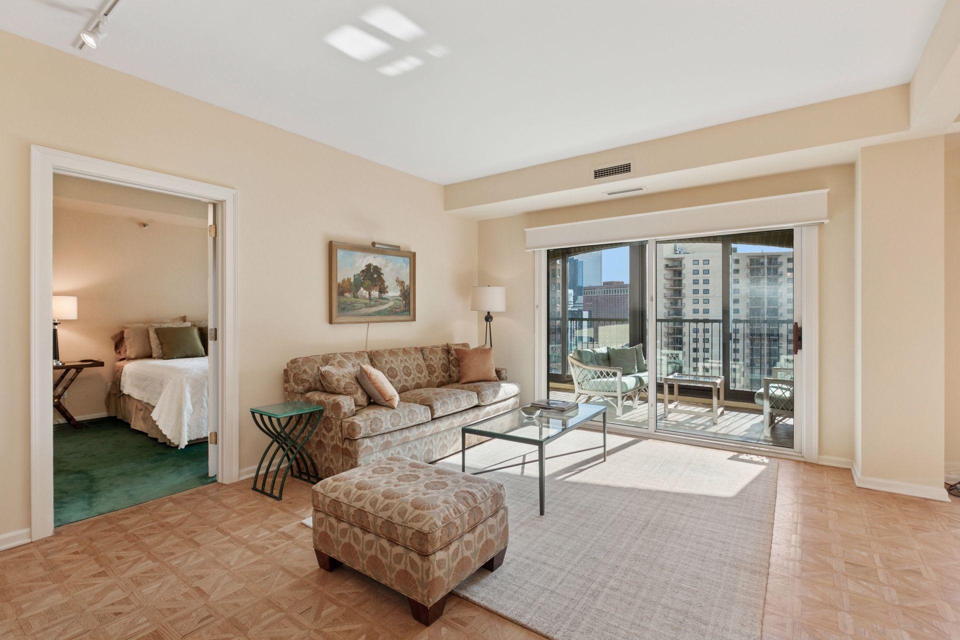 1235 Yale Place 1505