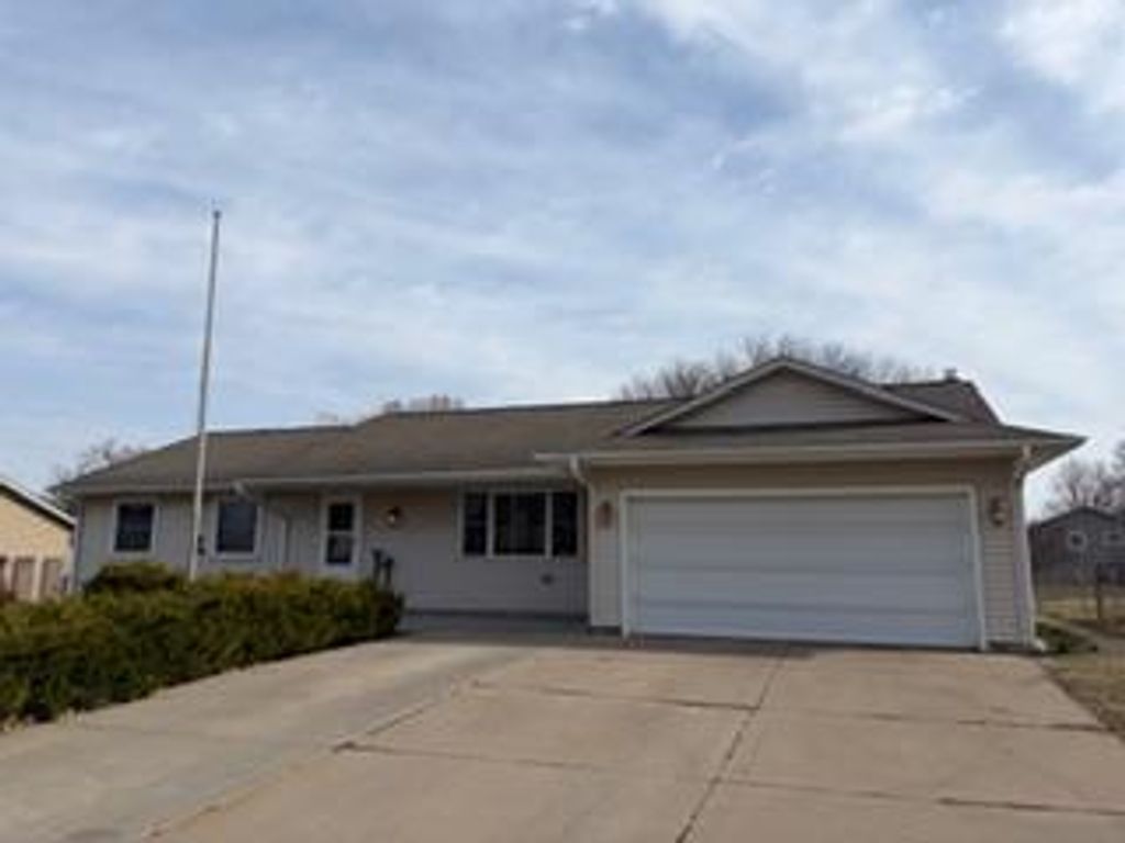 Photo of 7339 Innsdale Avenue S, Cottage Grove, MN 55016 (MLS # 7021908)