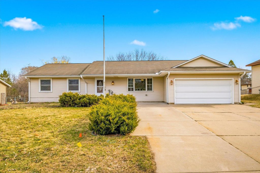 Photo of 7339 Innsdale Avenue S, Cottage Grove, MN 55016 (MLS # 7021908)