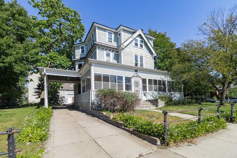 565 Holly Avenue Saint Paul MN 55102
