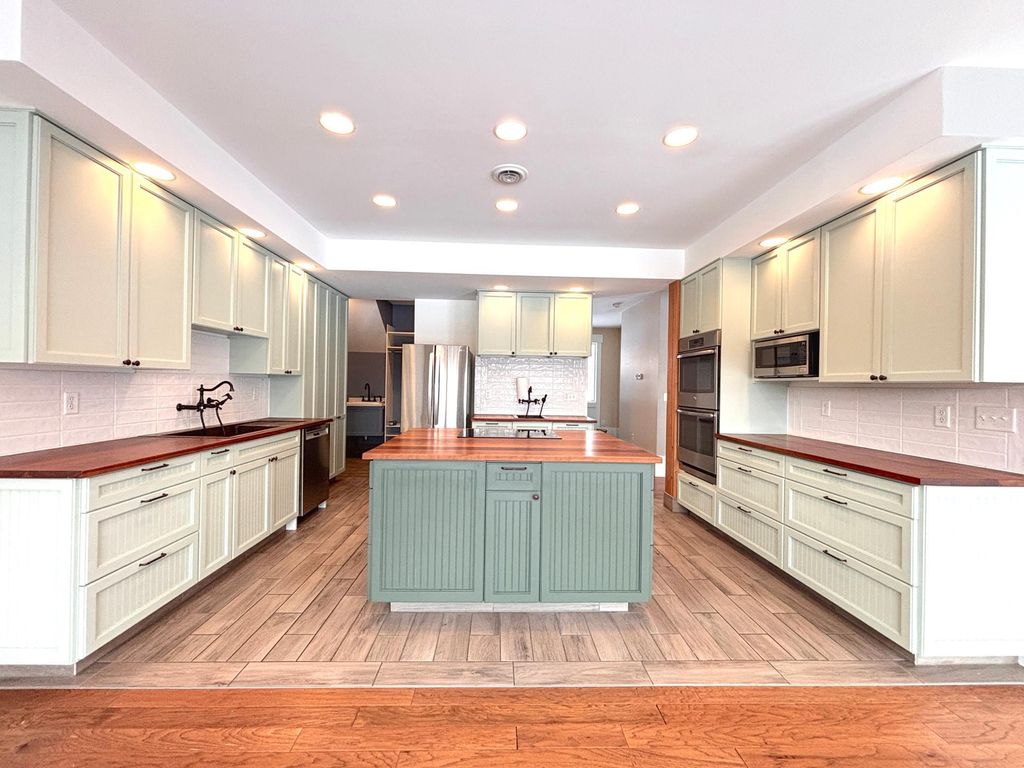 Photo of 2718 Northridge Drive, Duluth, MN 55811 (MLS # 7037634)