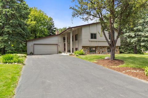 9824 Squire Lane Eden Prairie MN 55347