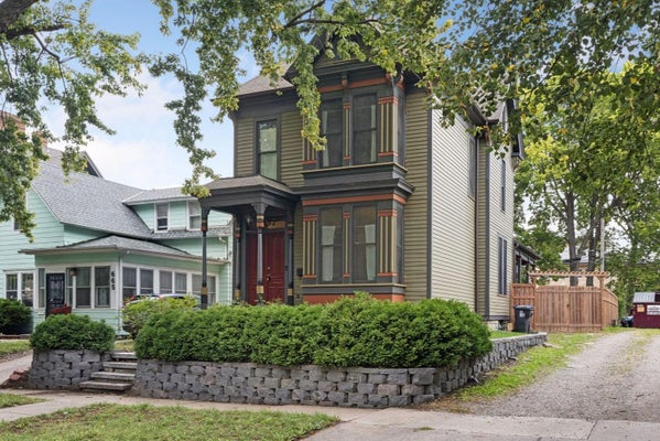 667 5TH ST E, SAINT PAUL, MN 55106 - Image d04bfdba84fcc647c2d94c64b14ce54e/3399331694