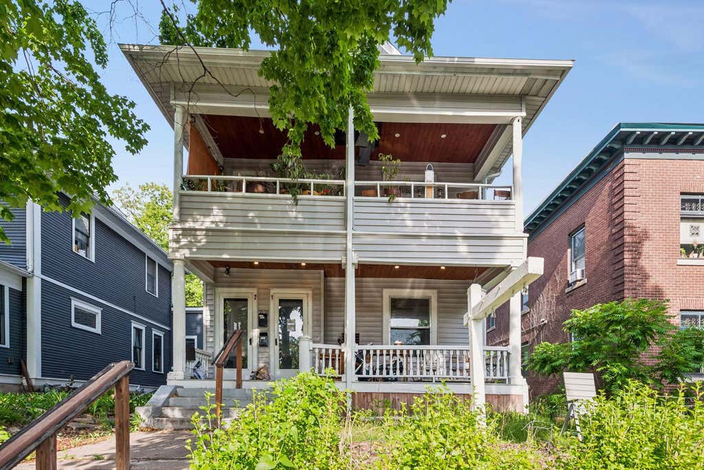 Photo of 2121 Harriet Avenue, Minneapolis, MN 55405 (MLS # 7011221)