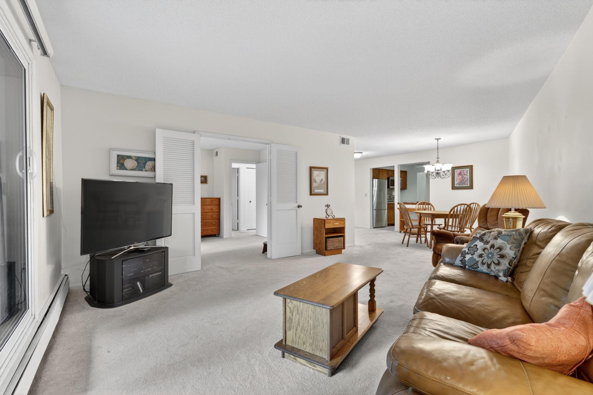 2680 Oxford Street N 108