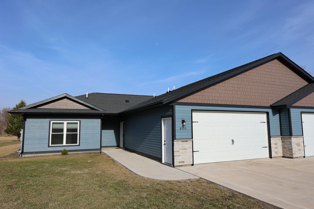 Photo of 800 Elm Drive, Fairfax, MN 55332 (MLS # 7039810)