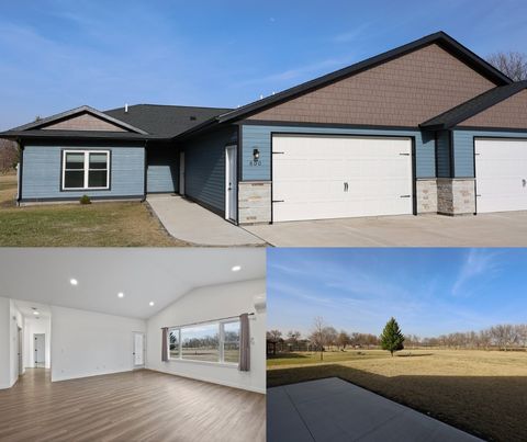 Photo of 800 Elm Drive, Fairfax, MN 55332 (MLS # 7039810)