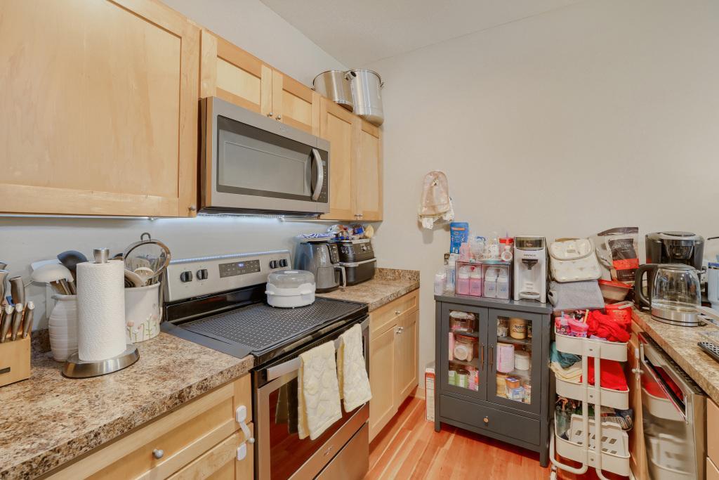 2850 Cedar Avenue S 202