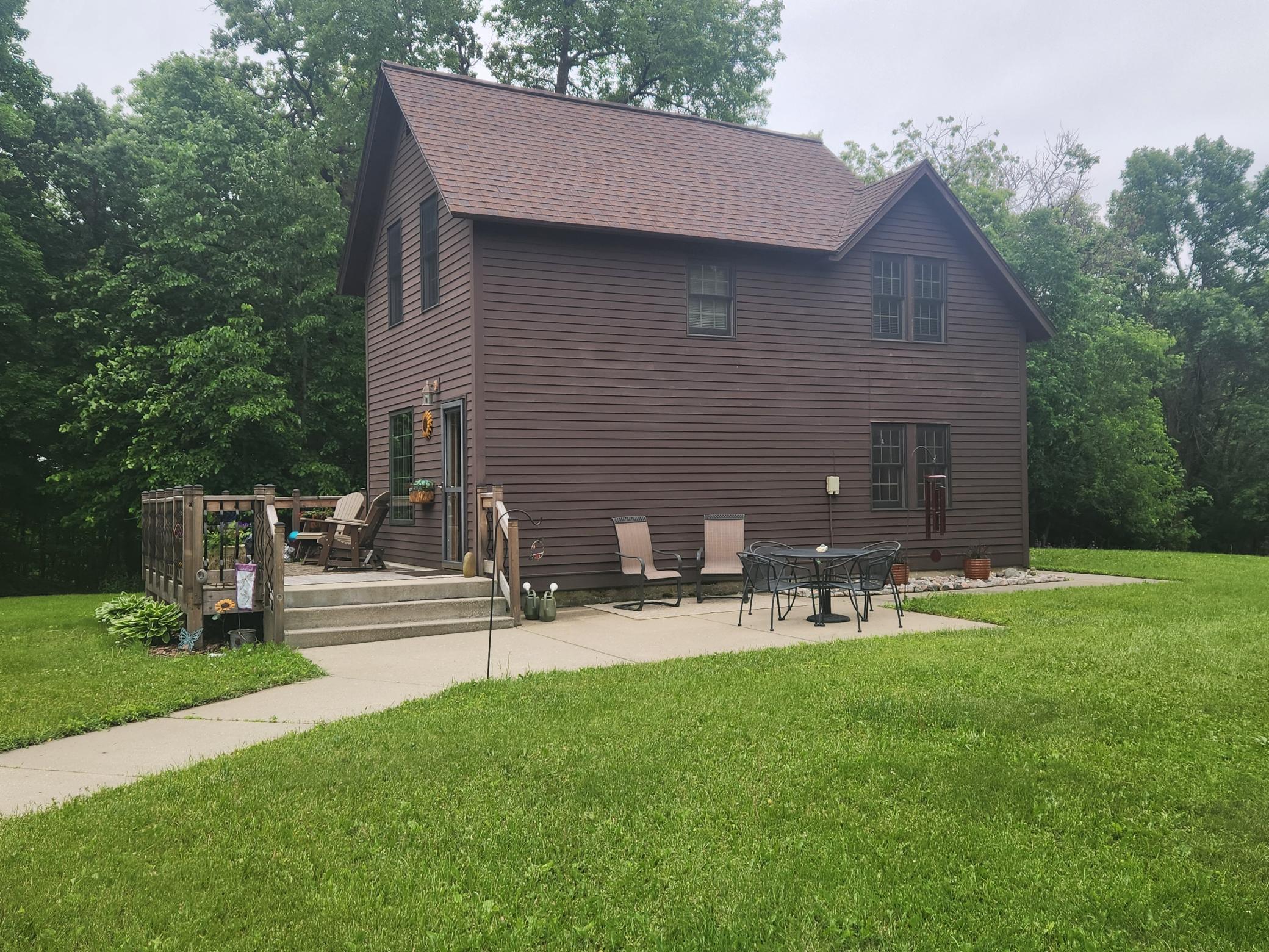 23064 N Pearl Lake Road