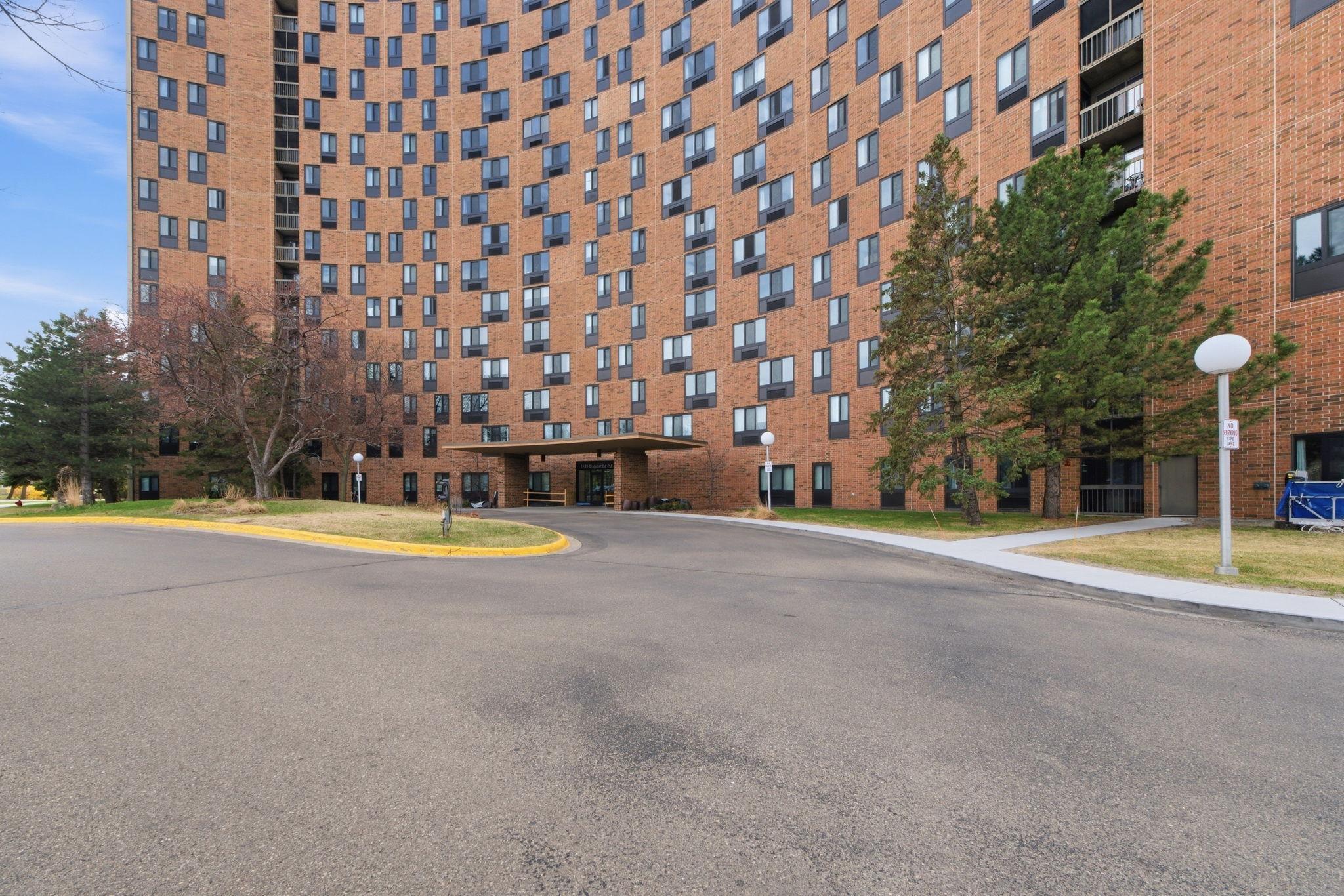 1181 Edgcumbe Road 411