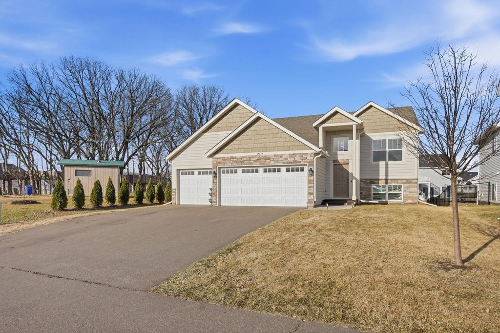 Photo of 14654 Snowy Owl Street NW, Anoka, MN 55303 (MLS # 7046901)