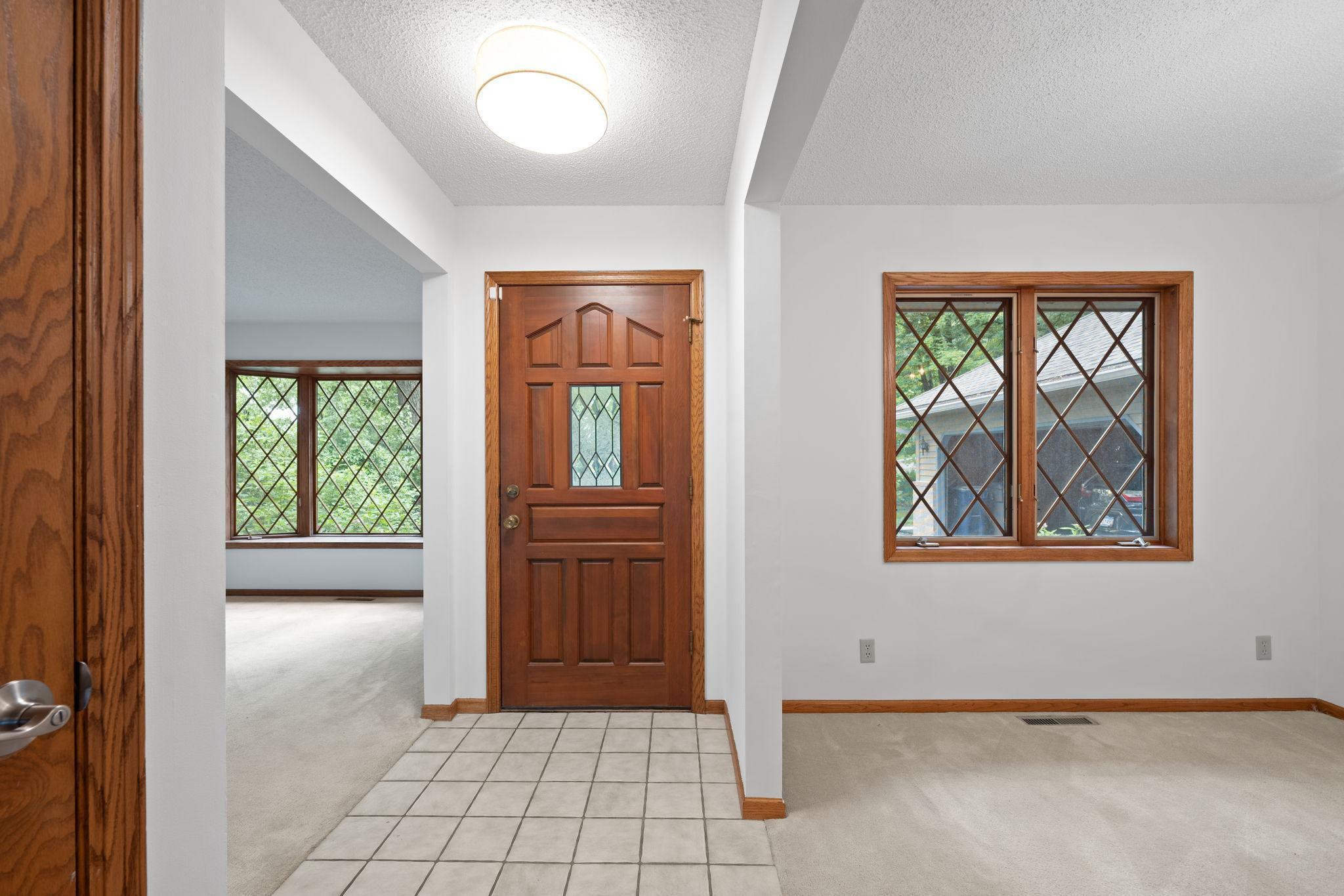 1527 Clarendon Drive