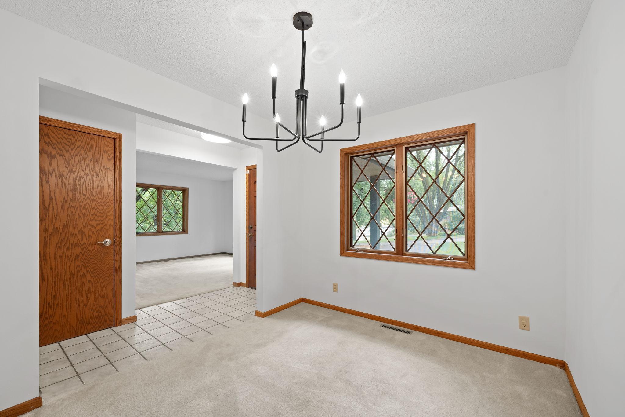 1527 Clarendon Drive