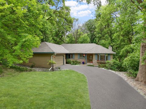 1527 Clarendon Drive Wayzata MN 55391
