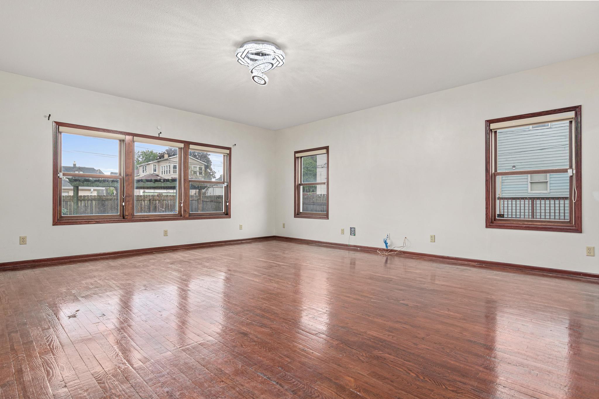 338 Aurora Avenue