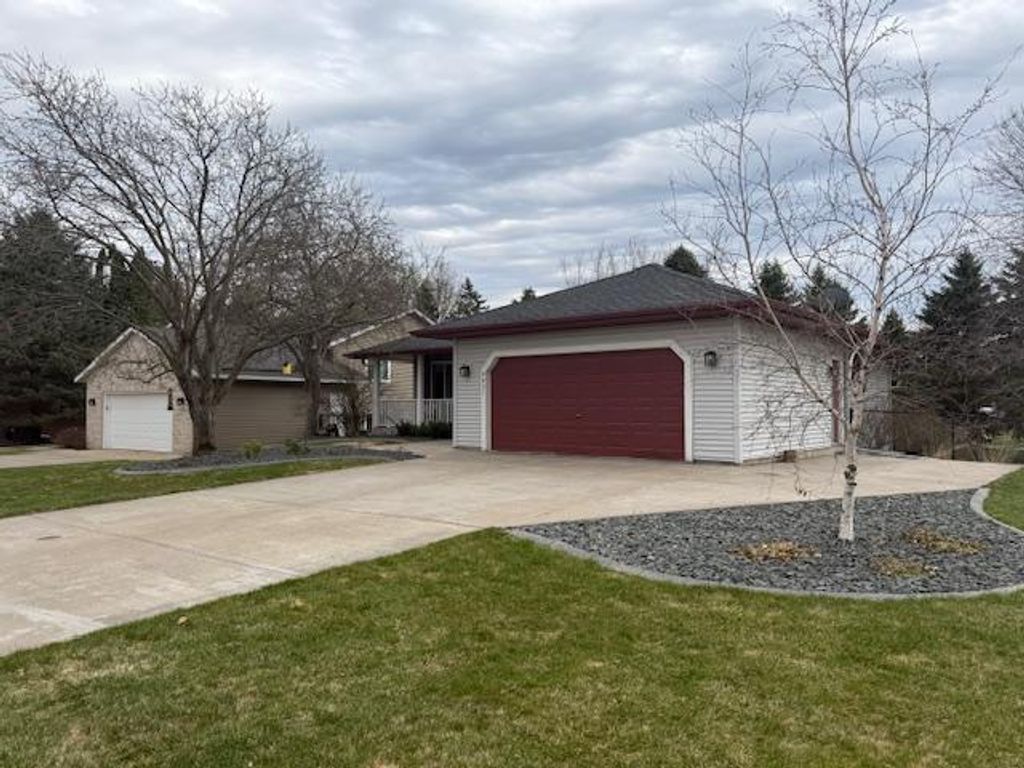Photo of 9421 83rd Street S, Cottage Grove, MN 55016 (MLS # 7054988)