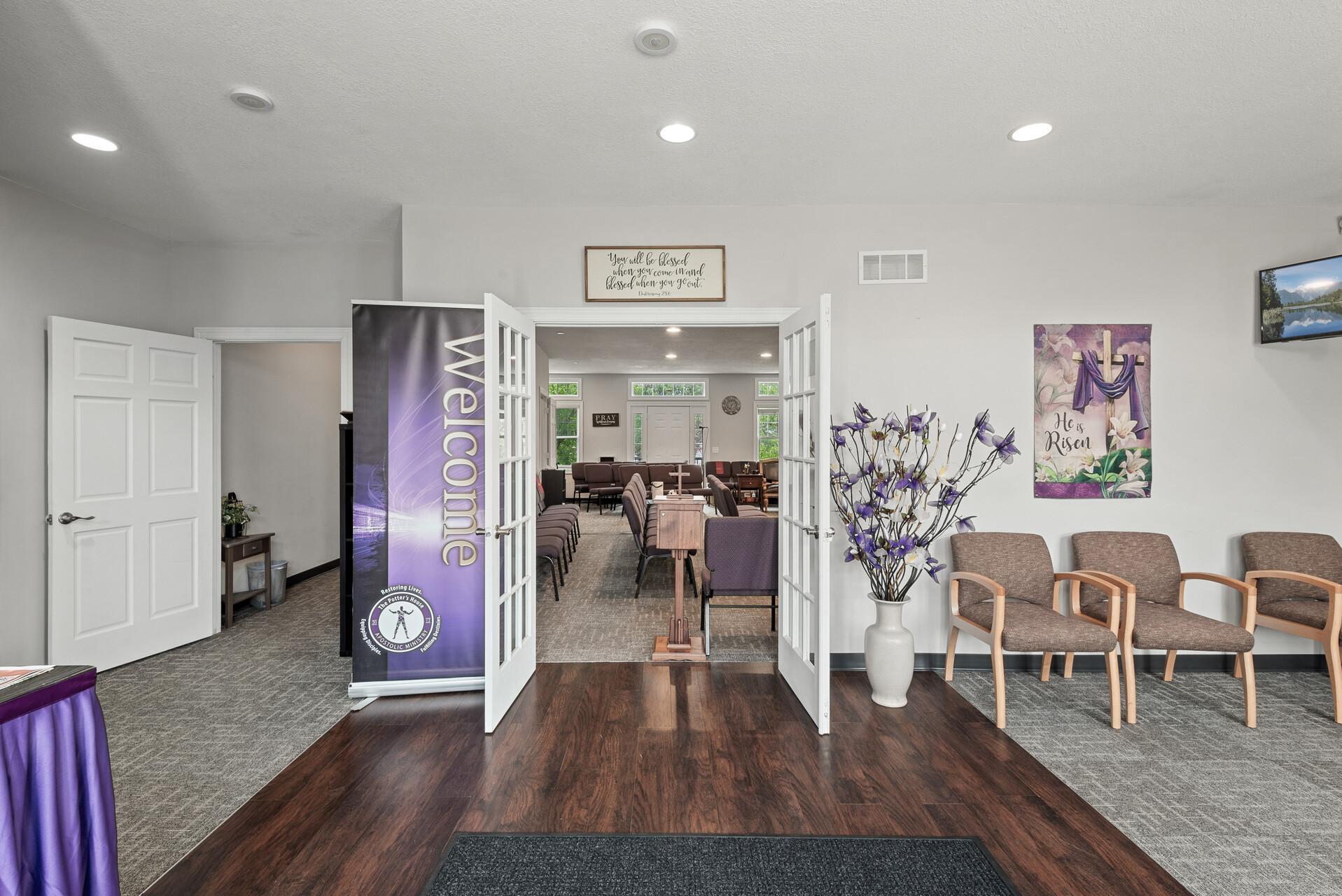 1709 Southcross Drive W