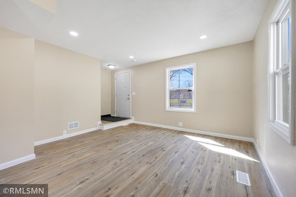 Photo of 853 Conway Street, Saint Paul, MN 55106 (MLS # 7068452)