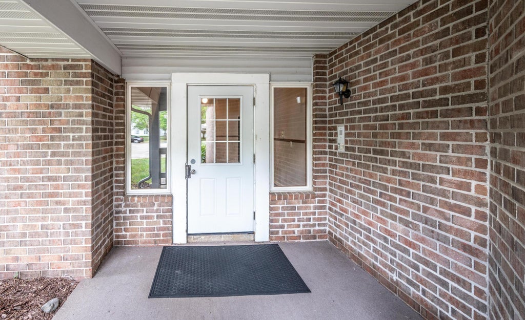Photo of 3590 Blue Jay Way #201, Eagan, MN 55123 (MLS # 7118690)