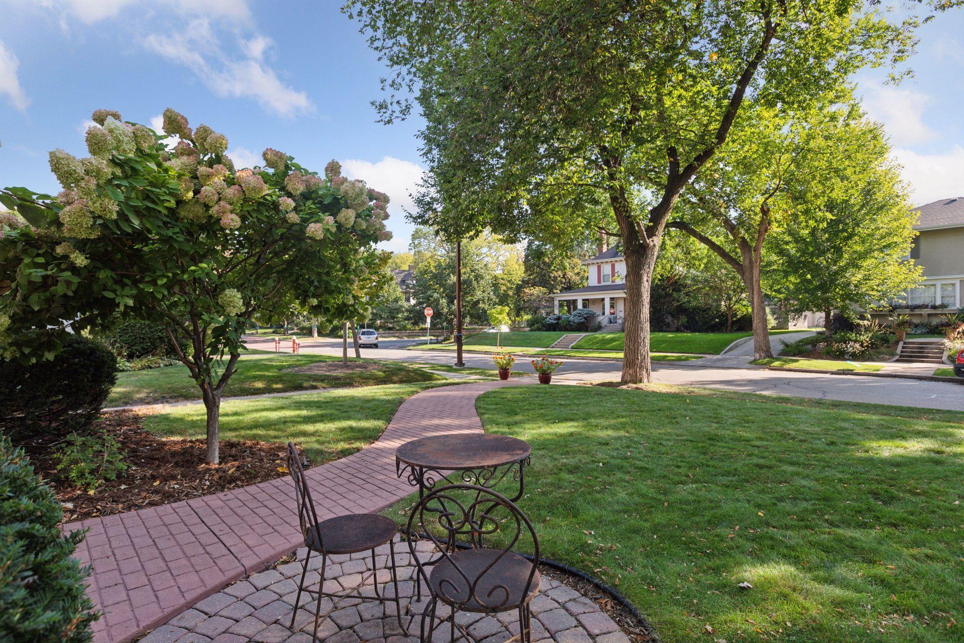 4608 Dupont Avenue S