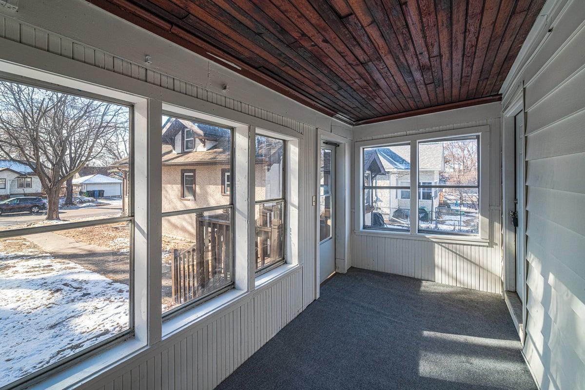 1711 NE 22nd Avenue NE