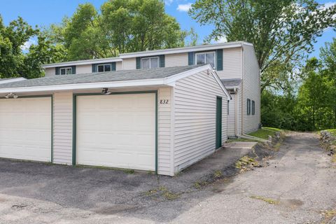 832 Woodgate Drive 107 Vadnais Heights MN 55127